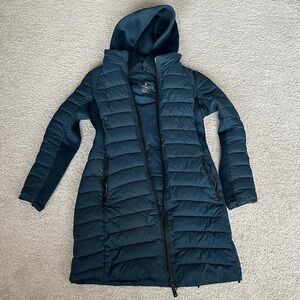Bernardo Dark Blue Hooded Puffer Coat- Packable